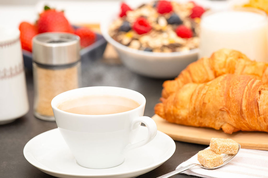 https://www.queensparkhotel.com/wp-content/uploads/2022/05/breakfast-hour.jpg